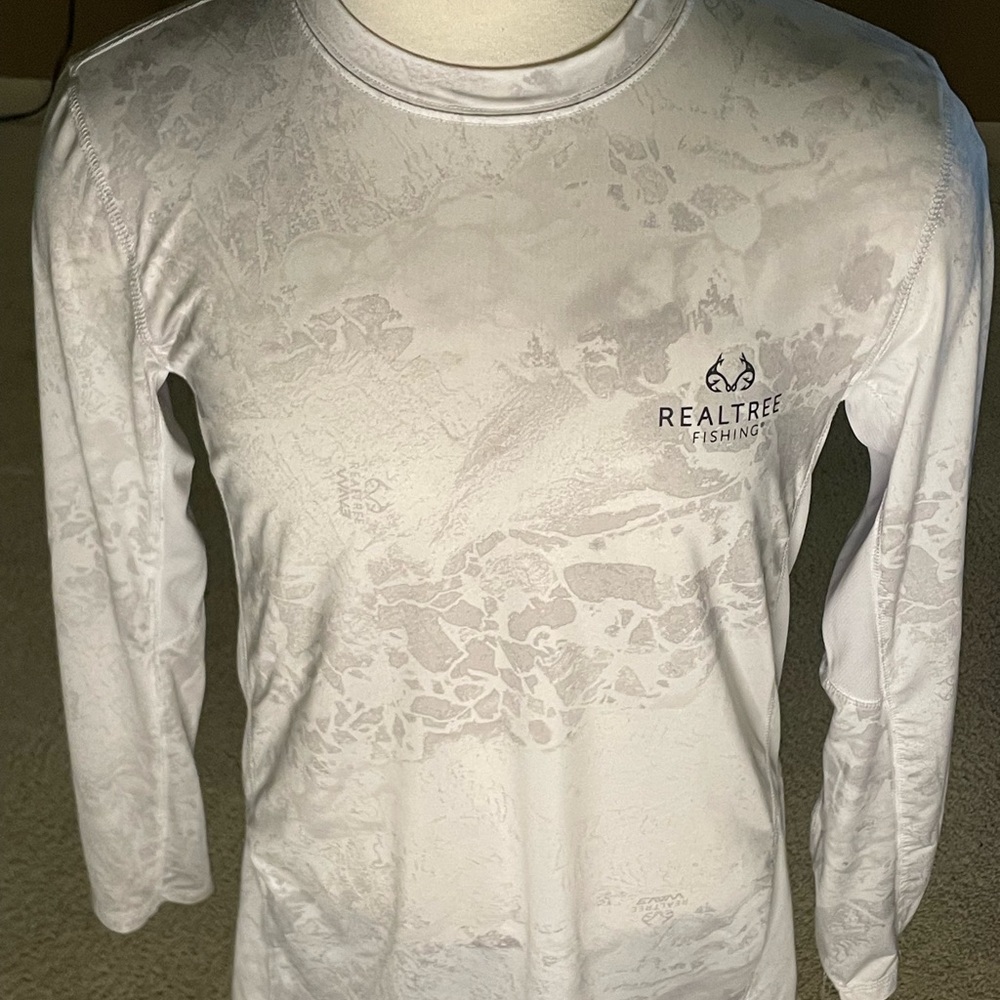 Real Tree Fishing white longsleeve with UV protection